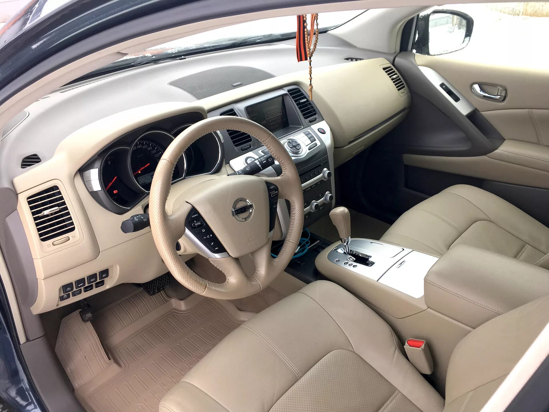 Ниссан салон внутри фото Прикупил бежевые коврики в салон из полиуретана. - Nissan Murano II, 3,5 л, 2013