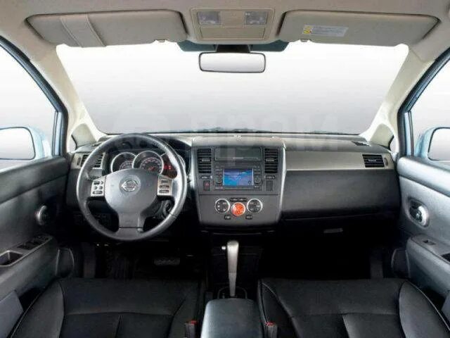Ниссан салон внутри фото Предлагаю в аренду новый Nissan Tiida, без водителя в Москве