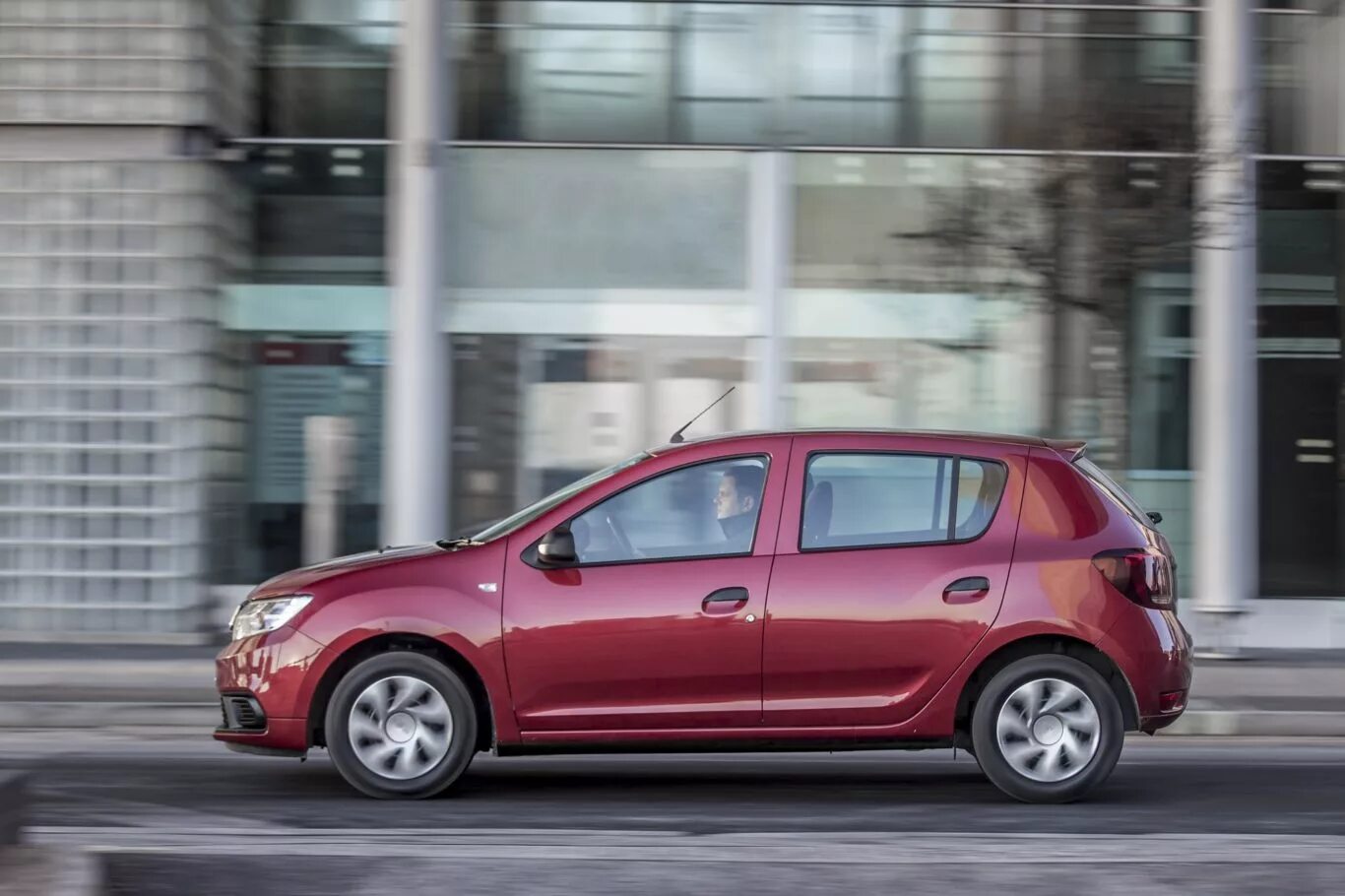 Ниссан сандеро фото UK Drive: The Dacia Sandero still represents excellent value for money Express &
