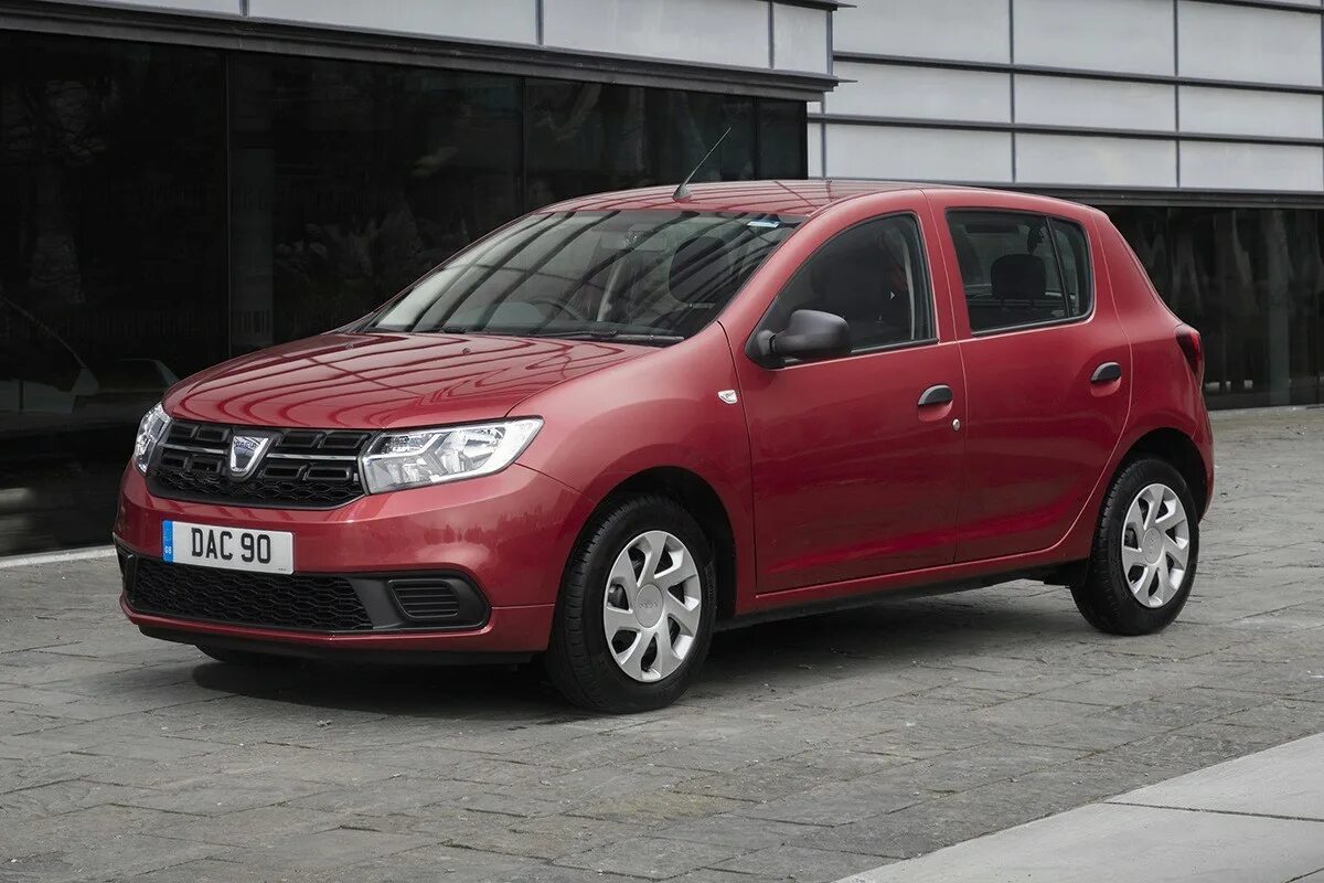 Ниссан сандеро фото Dacia Sandero (2013 - 2021) Review Honest John