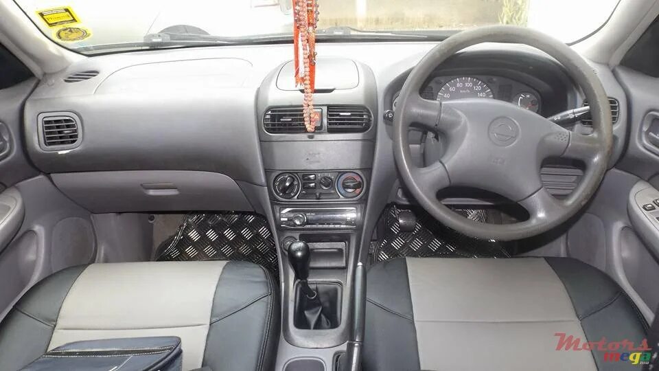 Ниссан санни тюнинг салона 2000' Nissan Sunny B15 à vendre. Trou aux Biches, Maurice