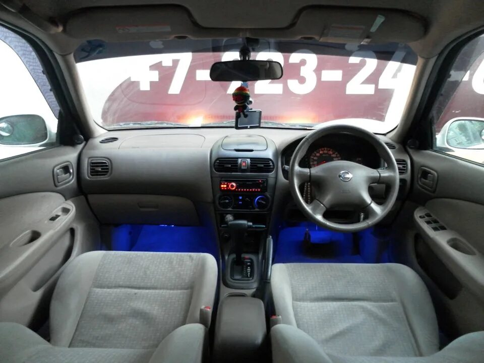 Ниссан санни тюнинг салона Подсветка ног и подсветка панели приборов в тон) - Nissan Sunny (B15), 1,5 л, 20