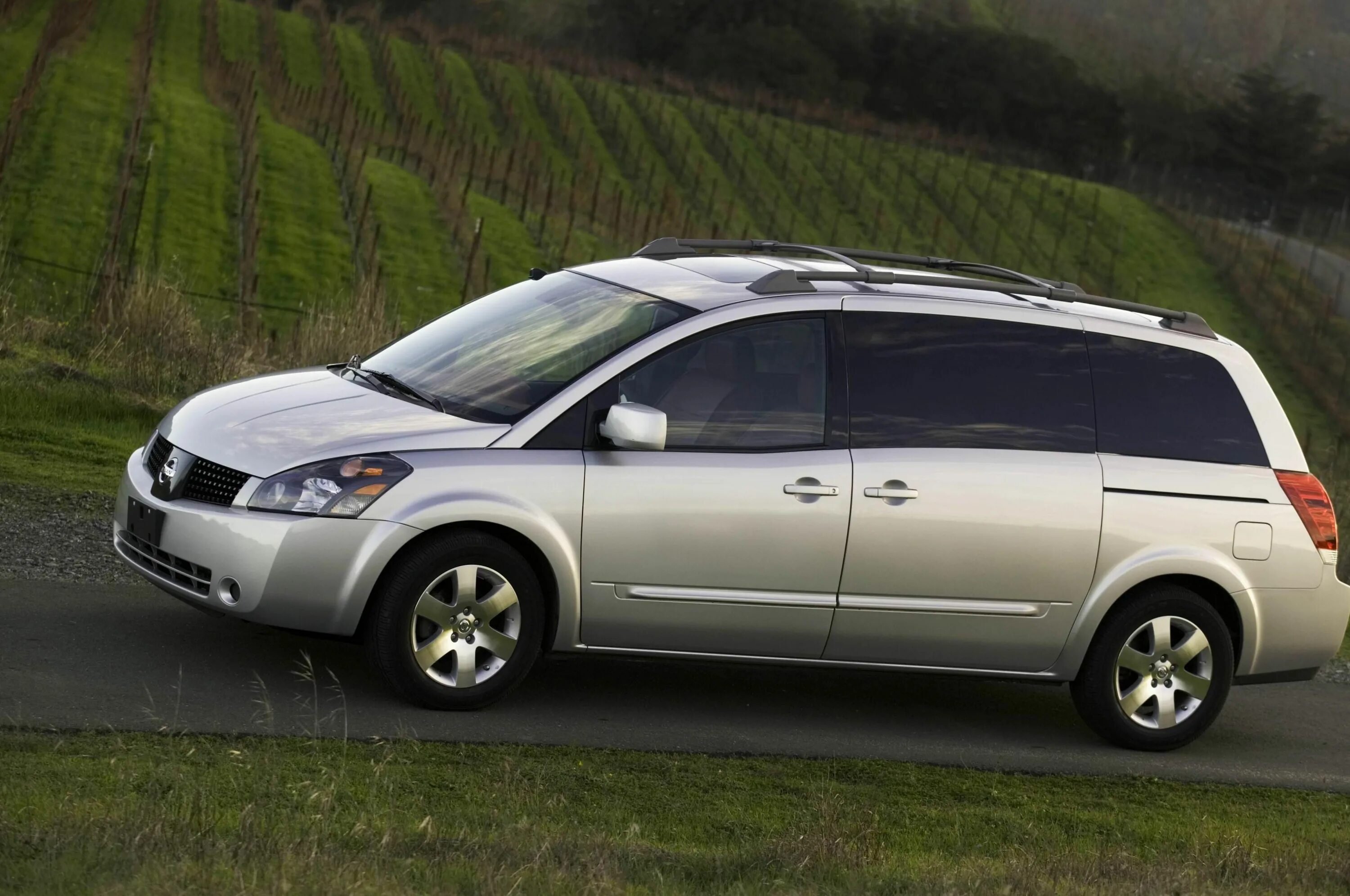 Ниссан семиместный фото Nissan Quest Photos and Specs. Photo: Nissan Quest auto and 23 perfect photos of