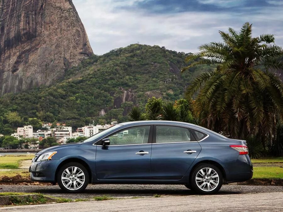 Ниссан сентра 2014 фото Nissan Sentra 2013 года выпуска для рынка Бразилии. Фото 4. VERcity
