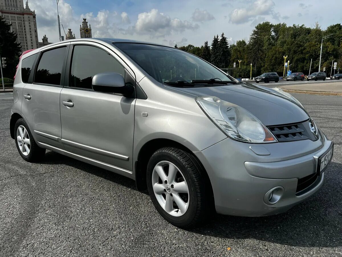 Ниссан серебристый фото Купить б/у Nissan Note I 1.6 AT (110 л.с.) бензин автомат в Москве: серебристый 