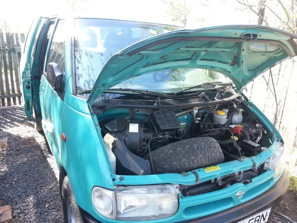 Ниссан серена 1999 года фото мотора Подкапотное пространство Nissan Serena c23 - Nissan Serena Mk I (C23), 2,3 л, 19