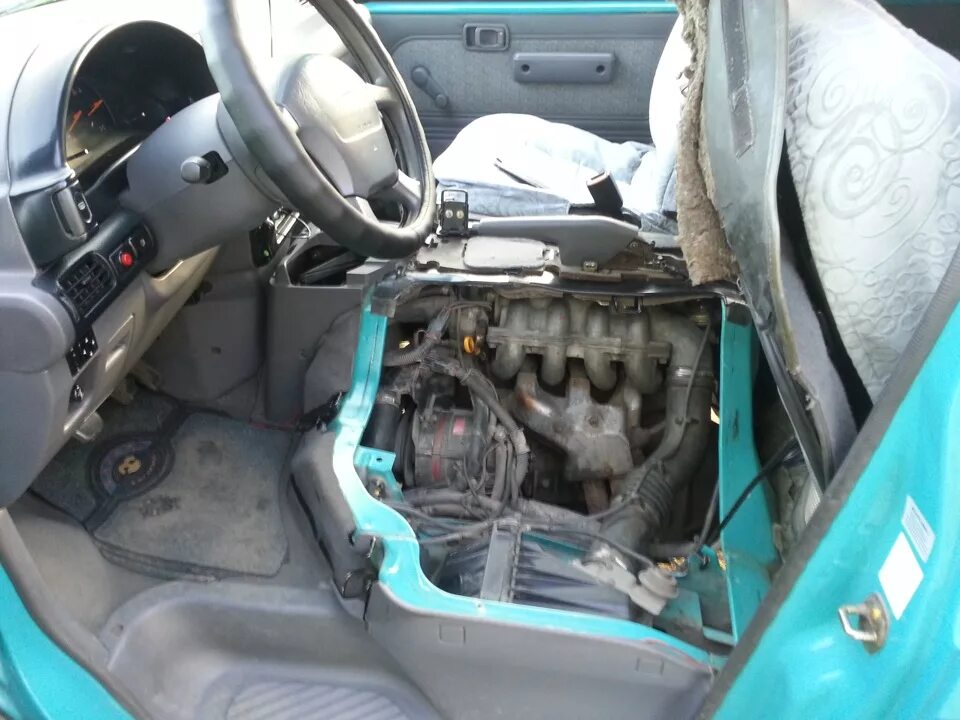 Ниссан серена 1999 года фото мотора Моторный отсек Nissan Serena C23 - Nissan Serena Mk I (C23), 2,3 л, 1996 года пр
