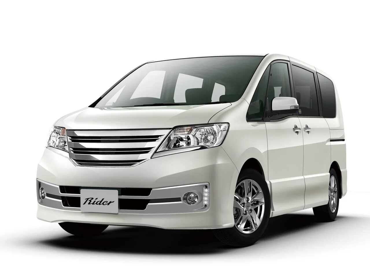 Ниссан серена фото 2011 Nissan Serena Automotive News