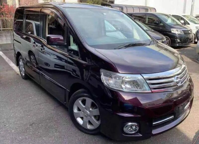 Ниссан серена фото Nissan Serena IV 2.0 AT Посуточная аренда авто в Анапе