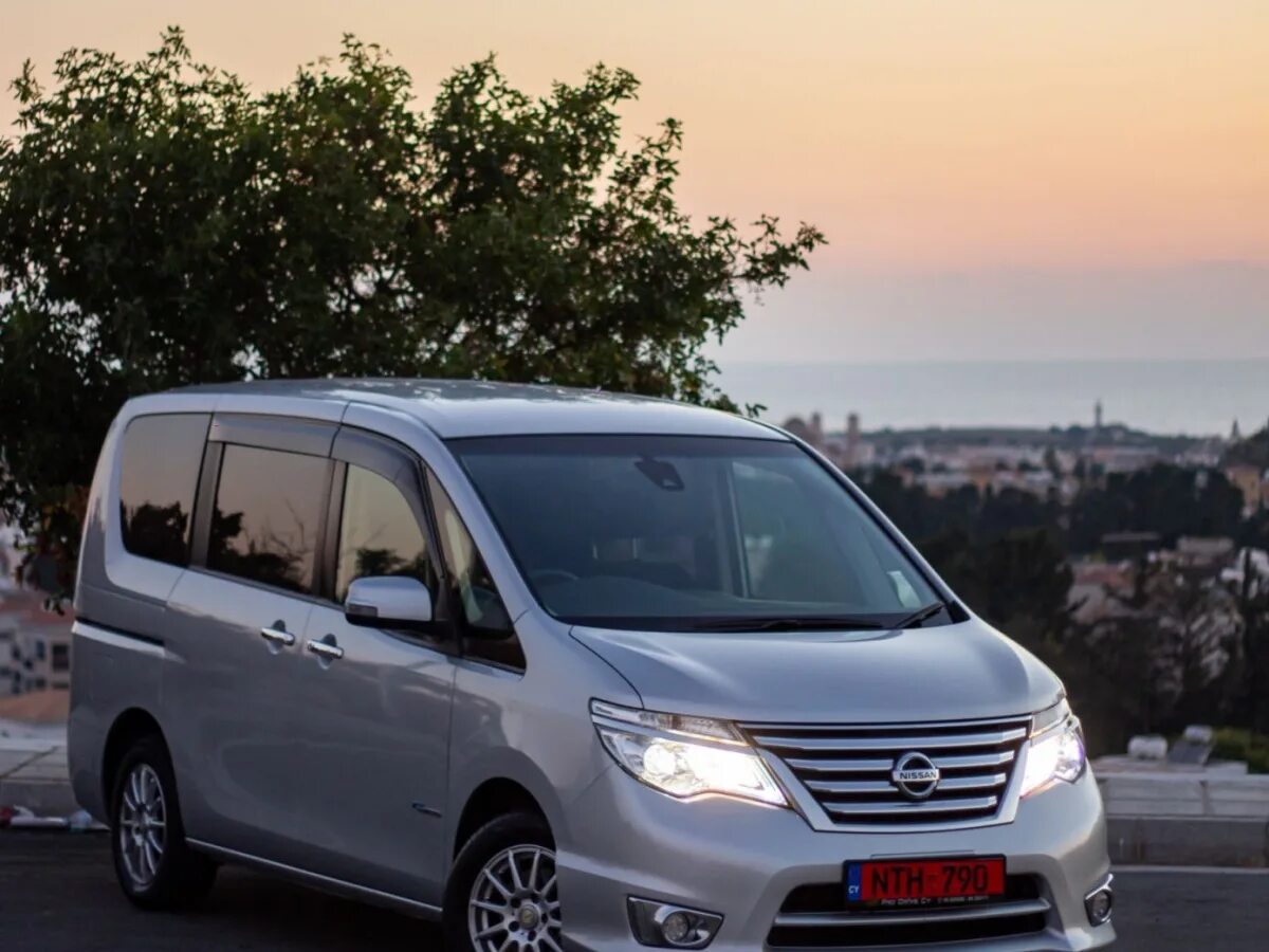 Ниссан серена фото Взять в аренду SERENA NISSAN или аналог на Кипре