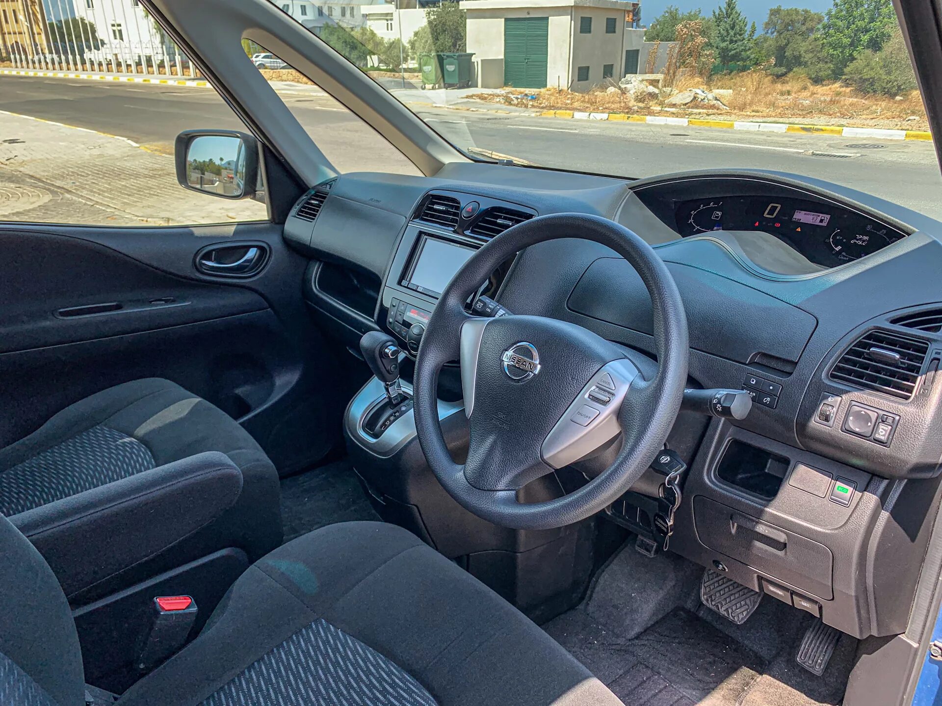 Ниссан серена фото салона Салон - Nissan Serena Mk IV (C26), 2 л, 2016 года наблюдение DRIVE2