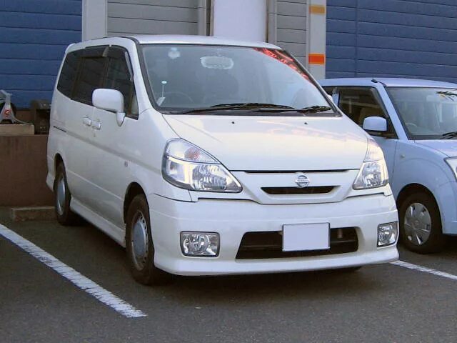 Ниссан серена с24 фото File:Nissan-serena c24 highwaystar-front.jpg - Wikimedia Commons