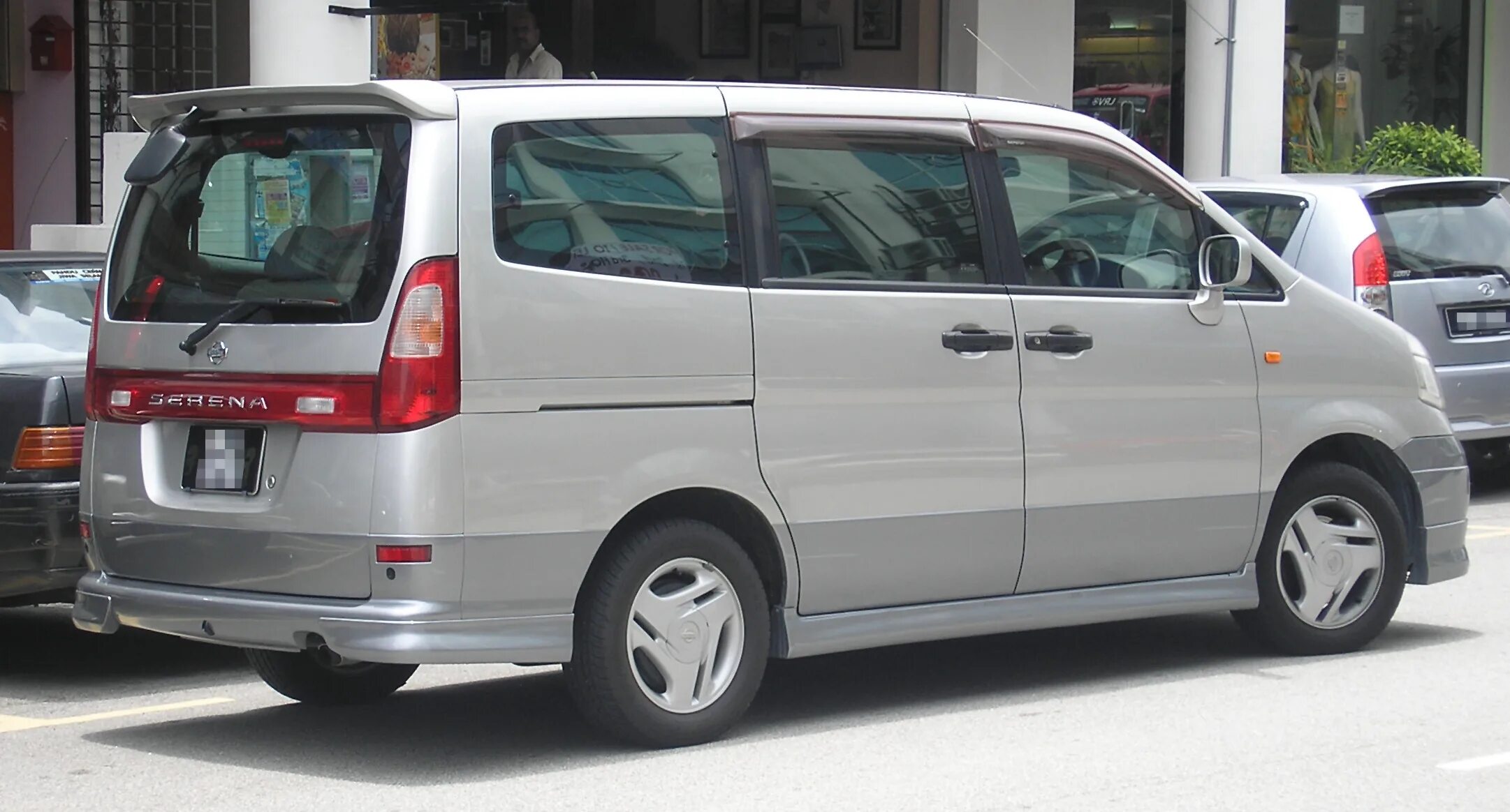 Ниссан серена с24 фото File:Nissan Serena (second generation) (rear), Serdang.jpg - Wikimedia Commons