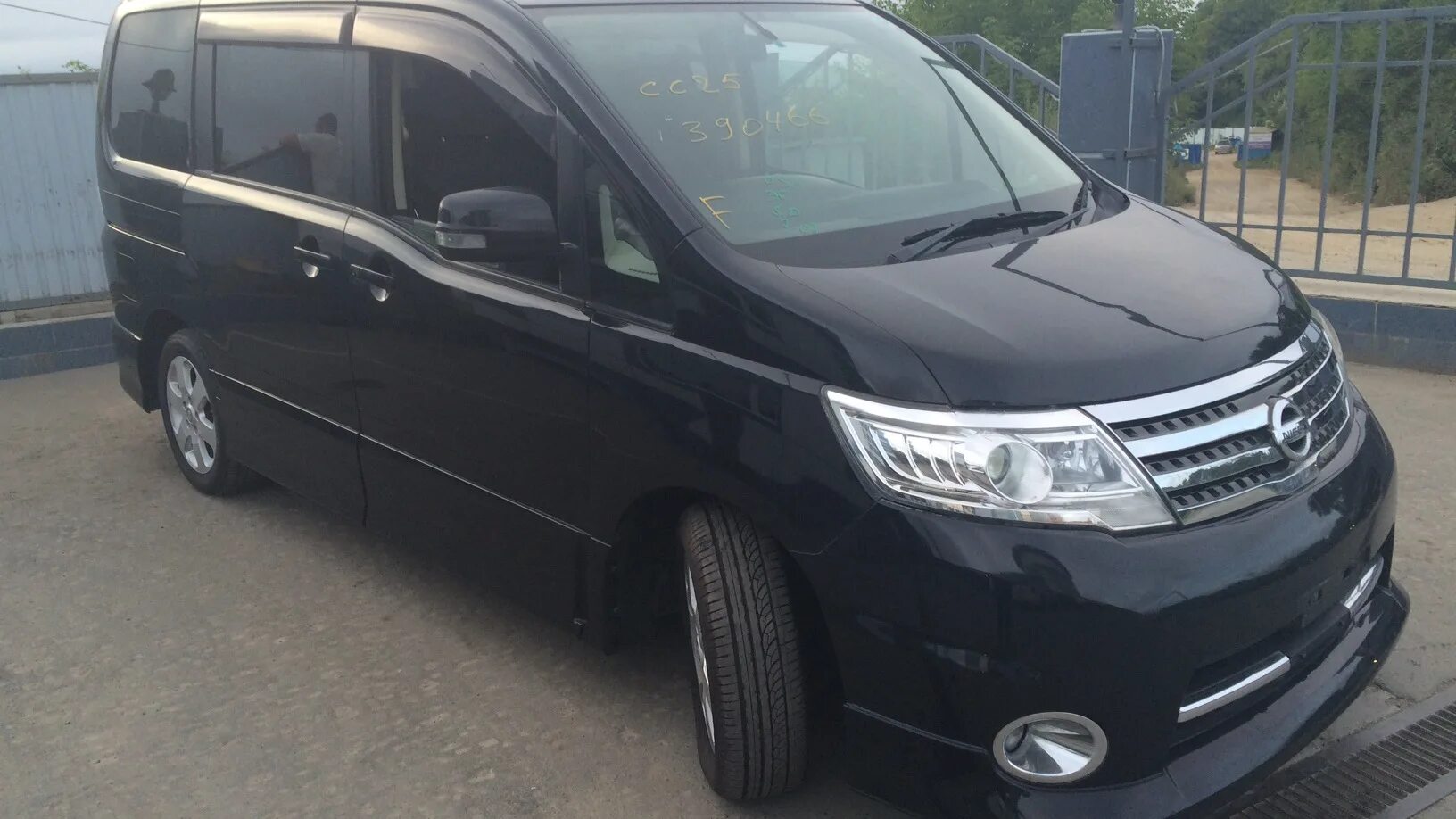 Ниссан серена с25 фото Nissan Serena Mk III (C25) 2.0 бензиновый 2010 Highway star V selection на DRIVE