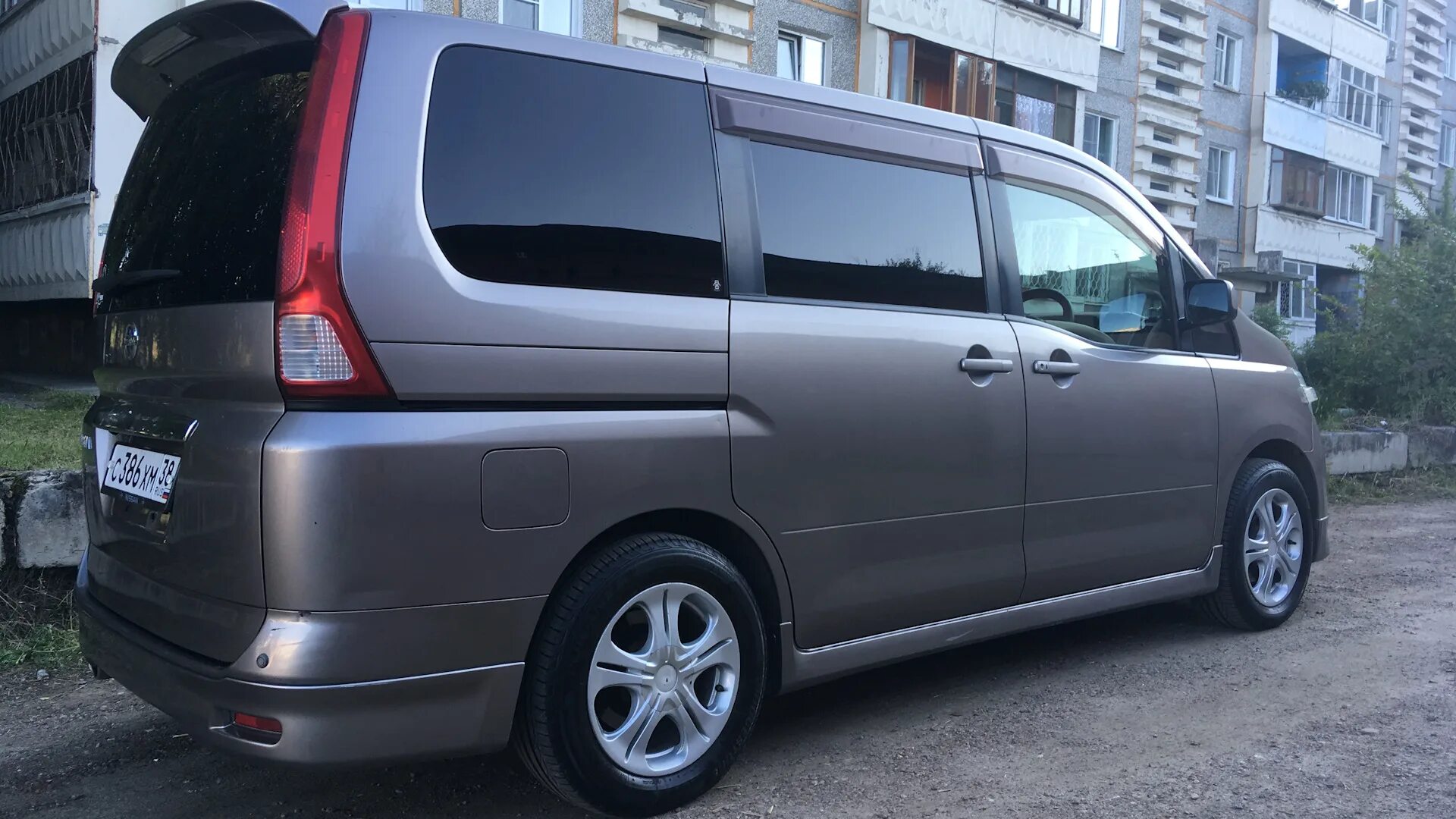 Ниссан серена с25 фото Nissan Serena Mk III (C25) 2.0 бензиновый 2007 Family JDM на DRIVE2
