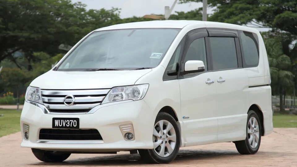 Ниссан серена с26 фото Nissan Serena Mk IV (C26) 2.0 бензиновый 2011 на DRIVE2