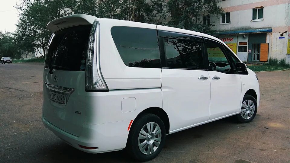 Ниссан серена с26 фото Nissan Serena C26 Спойлер от с25 на с26 - Nissan Serena Mk IV (C26), 2 л, 2011 г