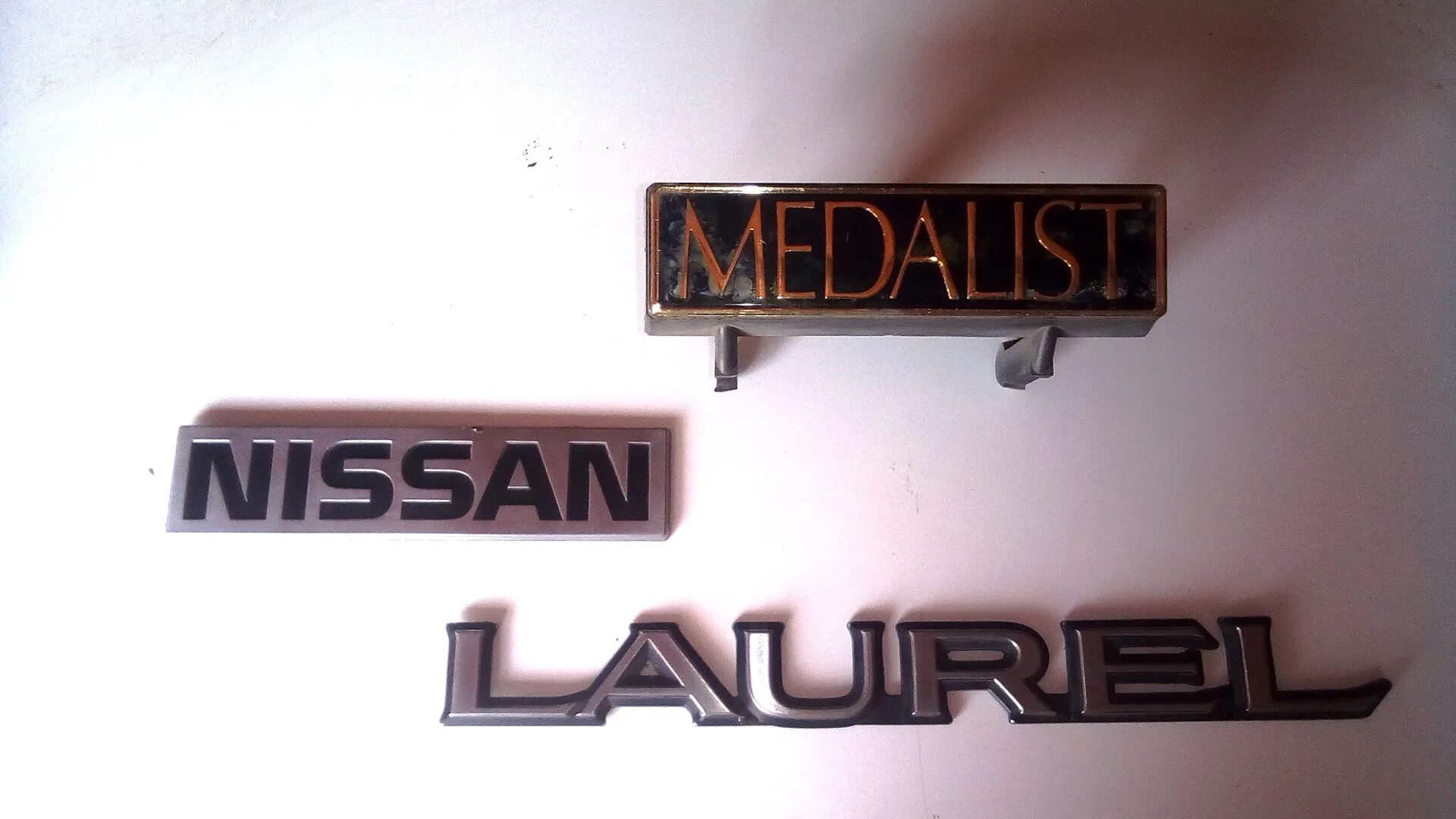 Ниссан шильдик фото 3. Второй этап - Шкурим! - Nissan Laurel (C32), 3 л, 1986 года стайлинг DRIVE2