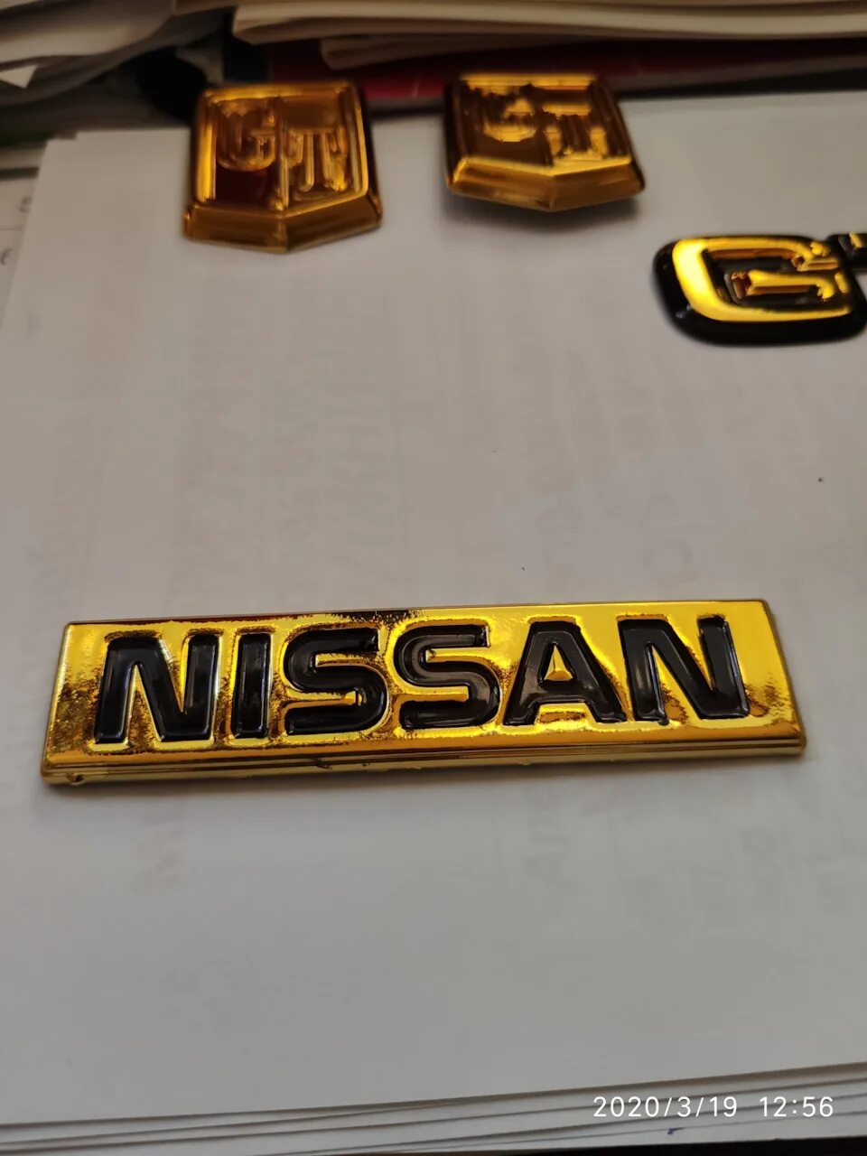 Ниссан шильдик фото Металлизация шильдиков - Nissan Skyline (R30), 2 л, 1984 года аксессуары DRIVE2