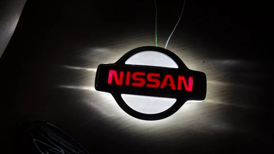 Ниссан шильдик фото Новый задний шильдик - Nissan Sunny (B15), 1,5 л, 2000 года электроника DRIVE2