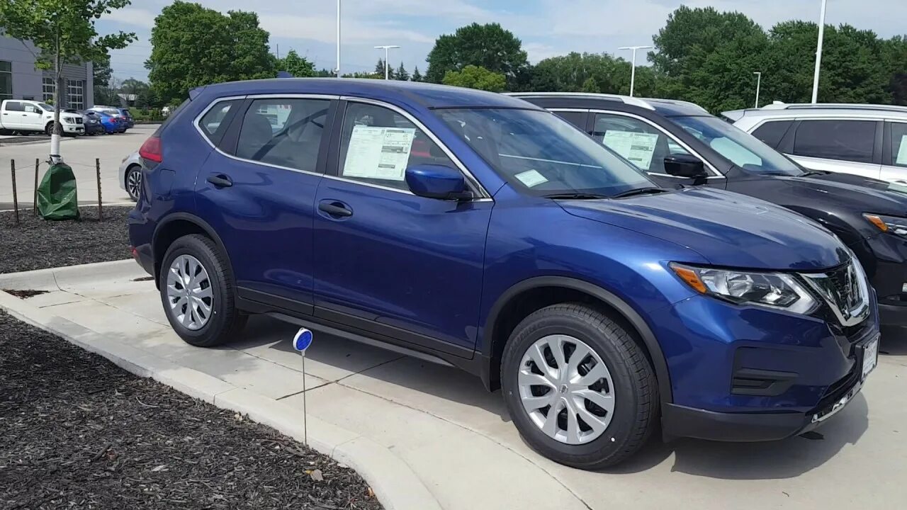 Ниссан синего цвета фото 2017.5 Nissan Rogue "S" AWD in the Caspian Blue finish. - YouTube