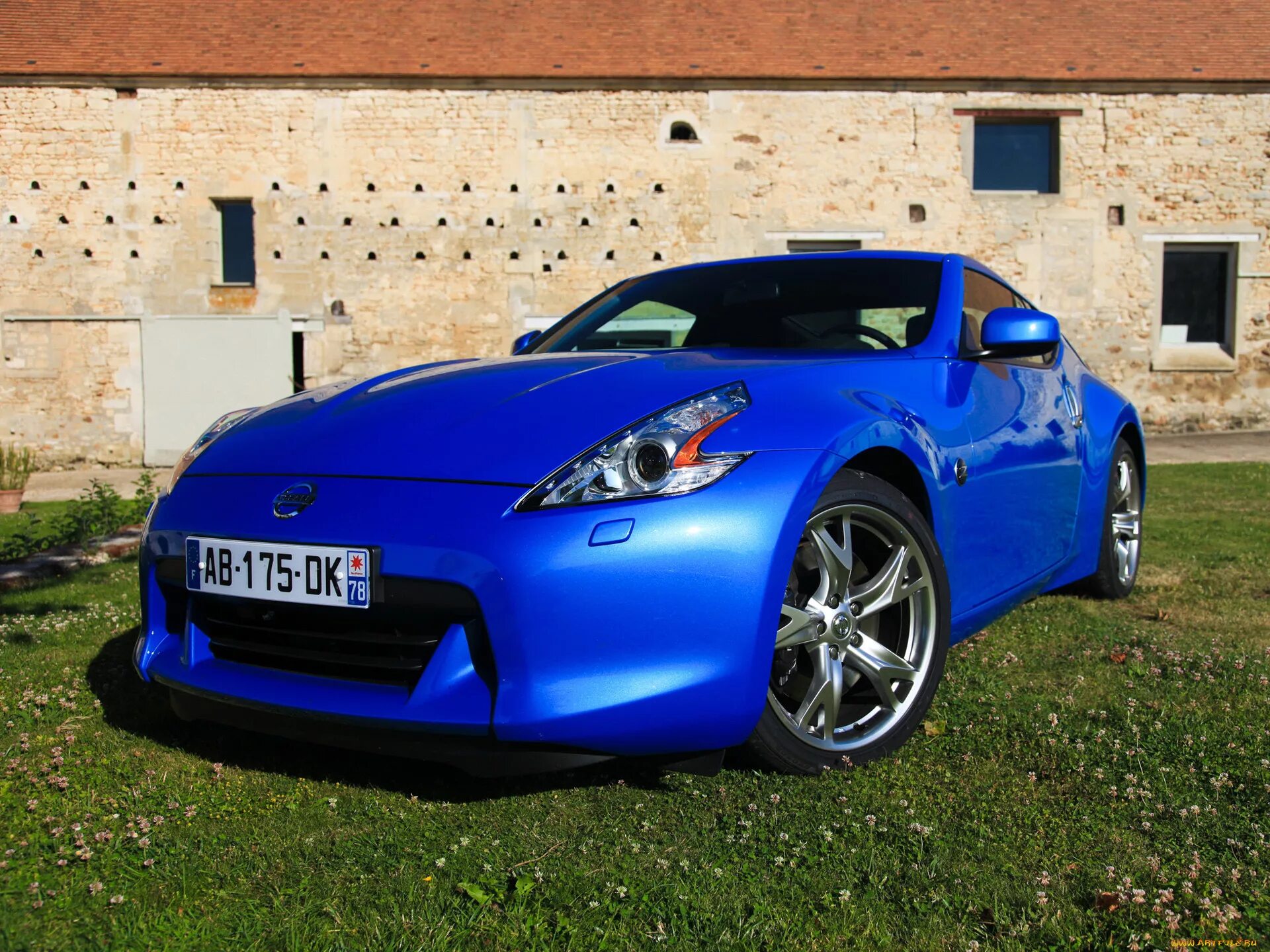 Ниссан синий фото Ниссан голубой Sarma-Auto.ru