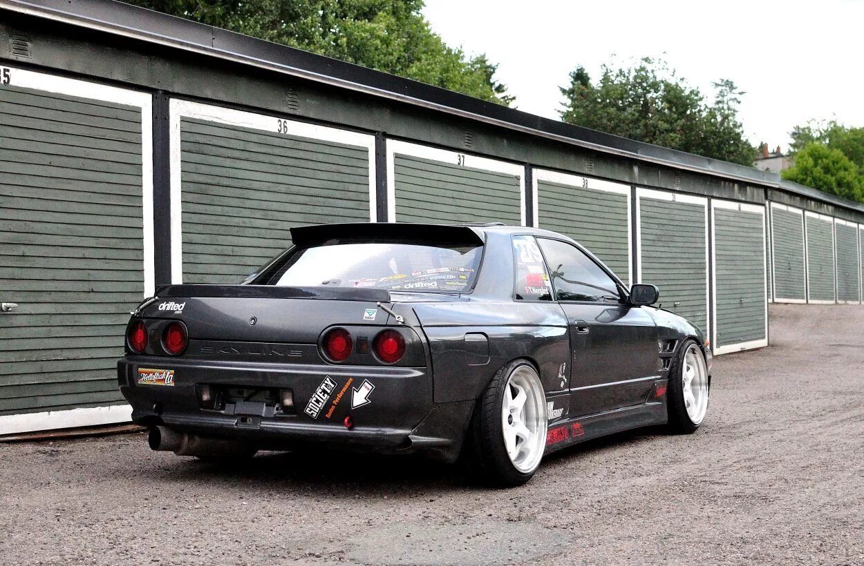 Ниссан скайлайн 32 тюнинг Nissan skyline R32 Rota d2ex 18x10 et12