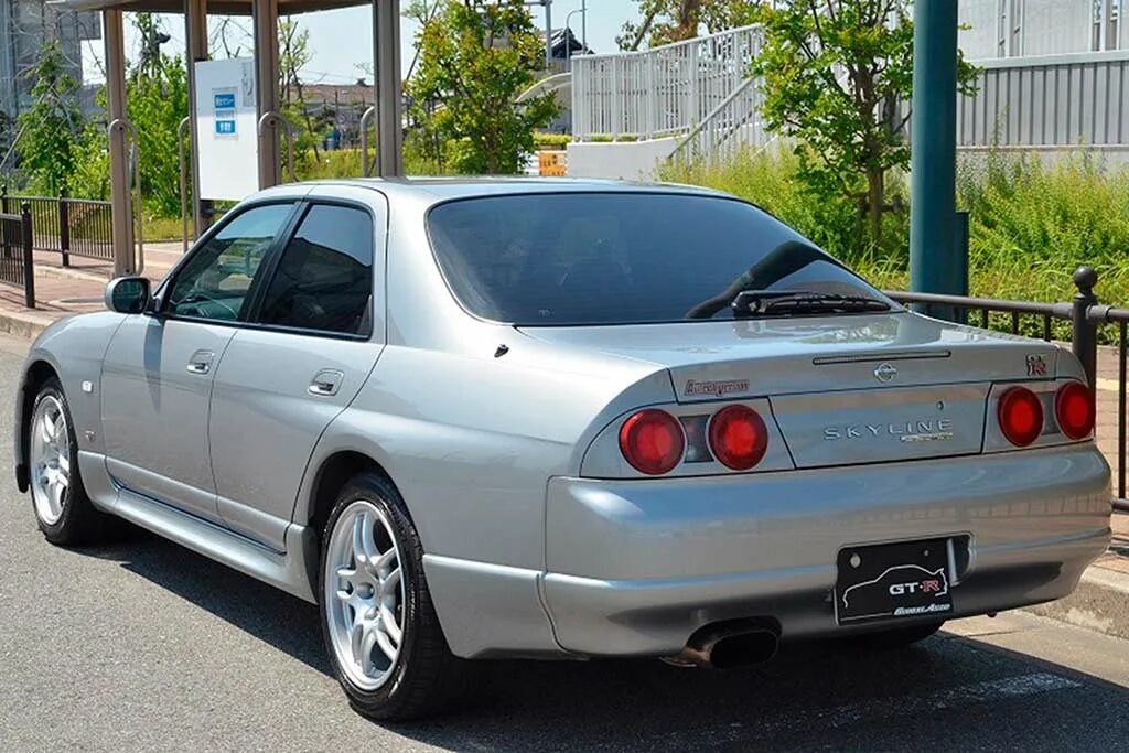 Ниссан скайлайн 33 фото На продажу выставлен седан Nissan Skyline GT-R R33 от фирмы Autech