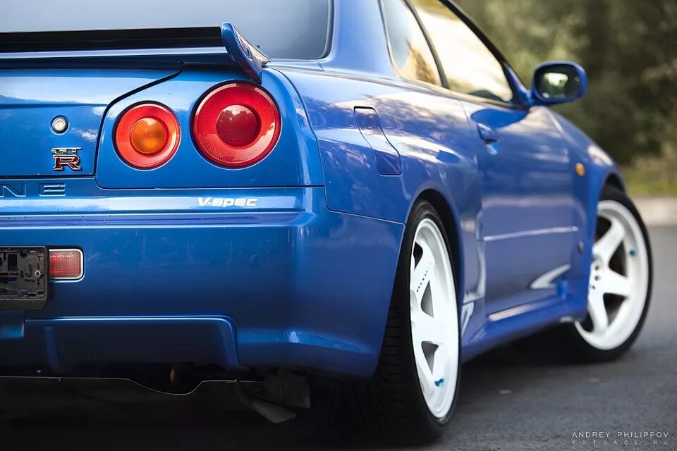 Ниссан скайлайн фото сзади Небольшой фотосет - Nissan Skyline GT-R (R34), 2,6 л, 1999 года фотография DRIVE