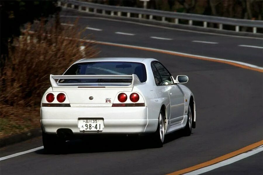 Ниссан скайлайн фото сзади Истории японских автомобилей: Nissan R33 Skyline GT-R Nismo N1
