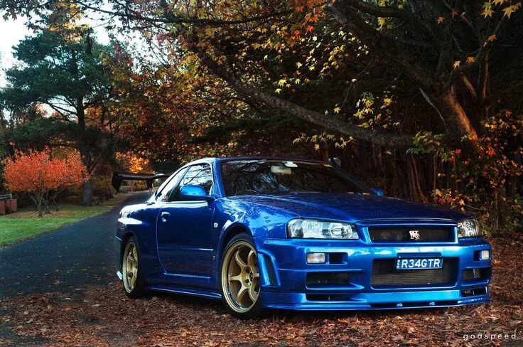 Ниссан скайлайн красивое фото Nissan Skyline R34 GT-R V-spec II at Leura, Autumn in the Blue Mountains. Nissan