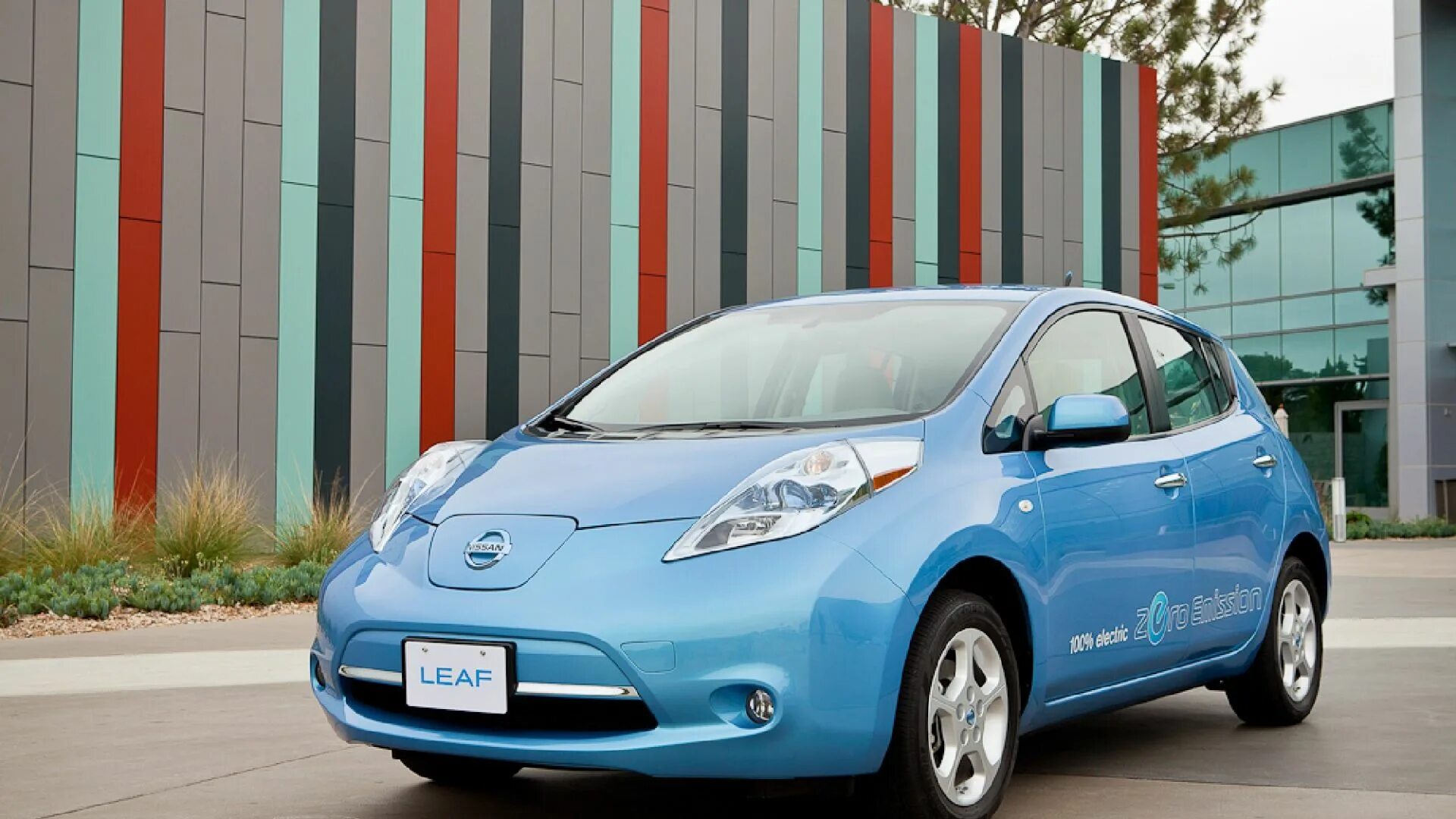 Ниссан смарт фото Auto elettriche Nissan Leaf, la storia