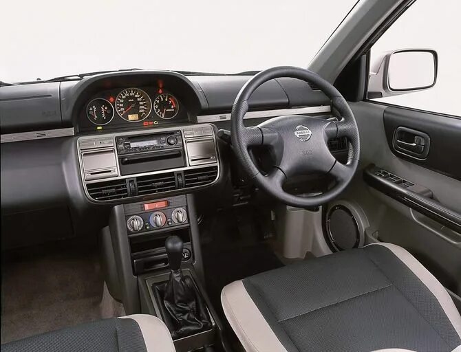Ниссан т30 фото салона Review: Nissan T30 X-Trail (2001-07)