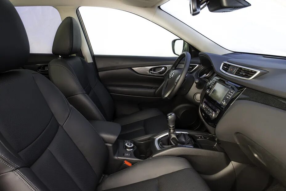 Ниссан т32 фото салона Nissan strengthens grip on crossover sector with all-new X-Trail