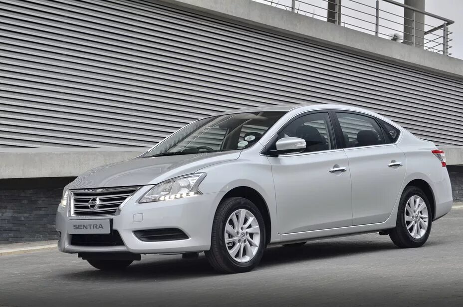 Ниссан центра фото Nissan Ups C-Segment Stakes With New SENTRA