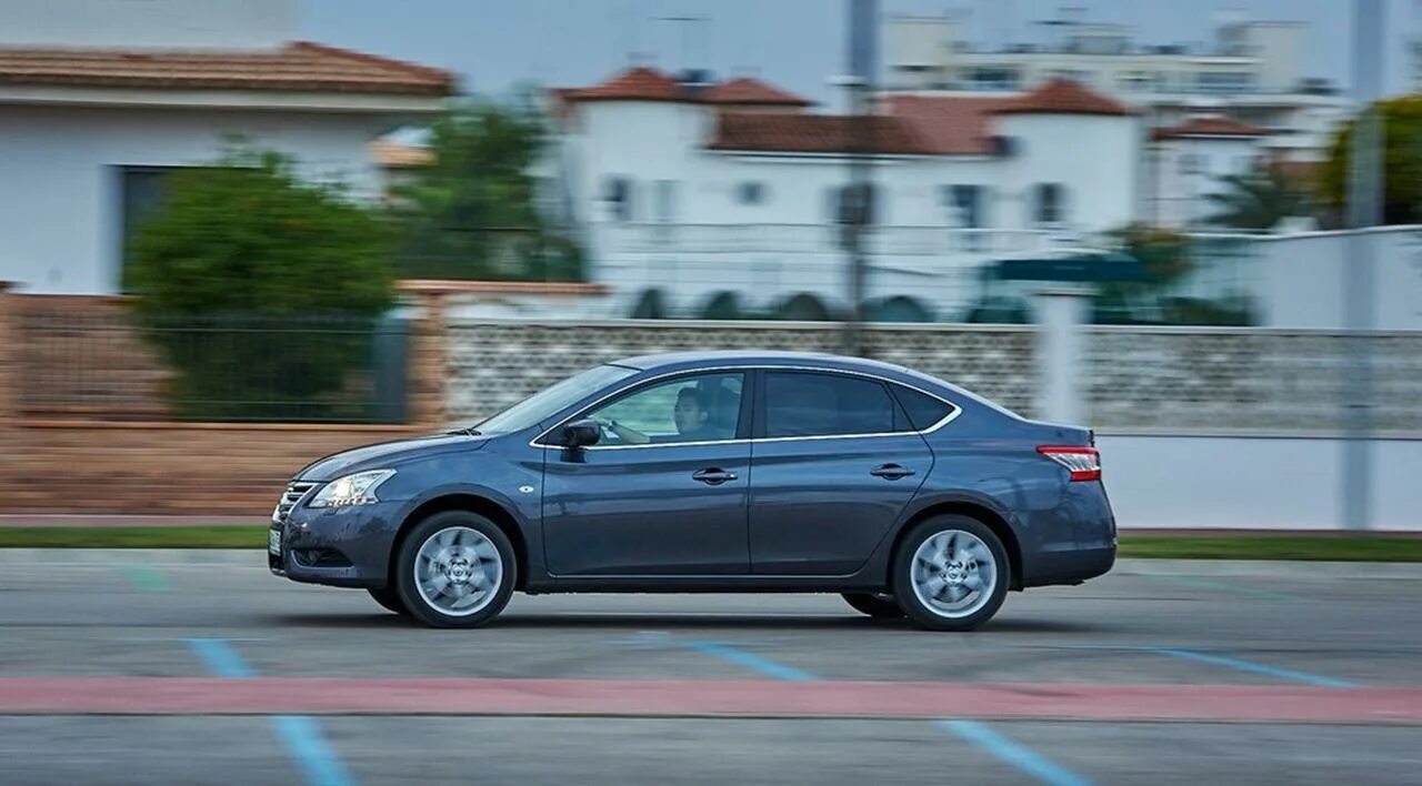 Ниссан центра фото Nissan Sentra фото № 160535 автомобильная фотогалерея Nissan Sentra на Авторынок