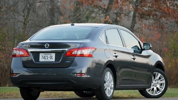 Ниссан центра фото и цена новый A Look At Nissan Sentra 2015 UAE - YallaMotor