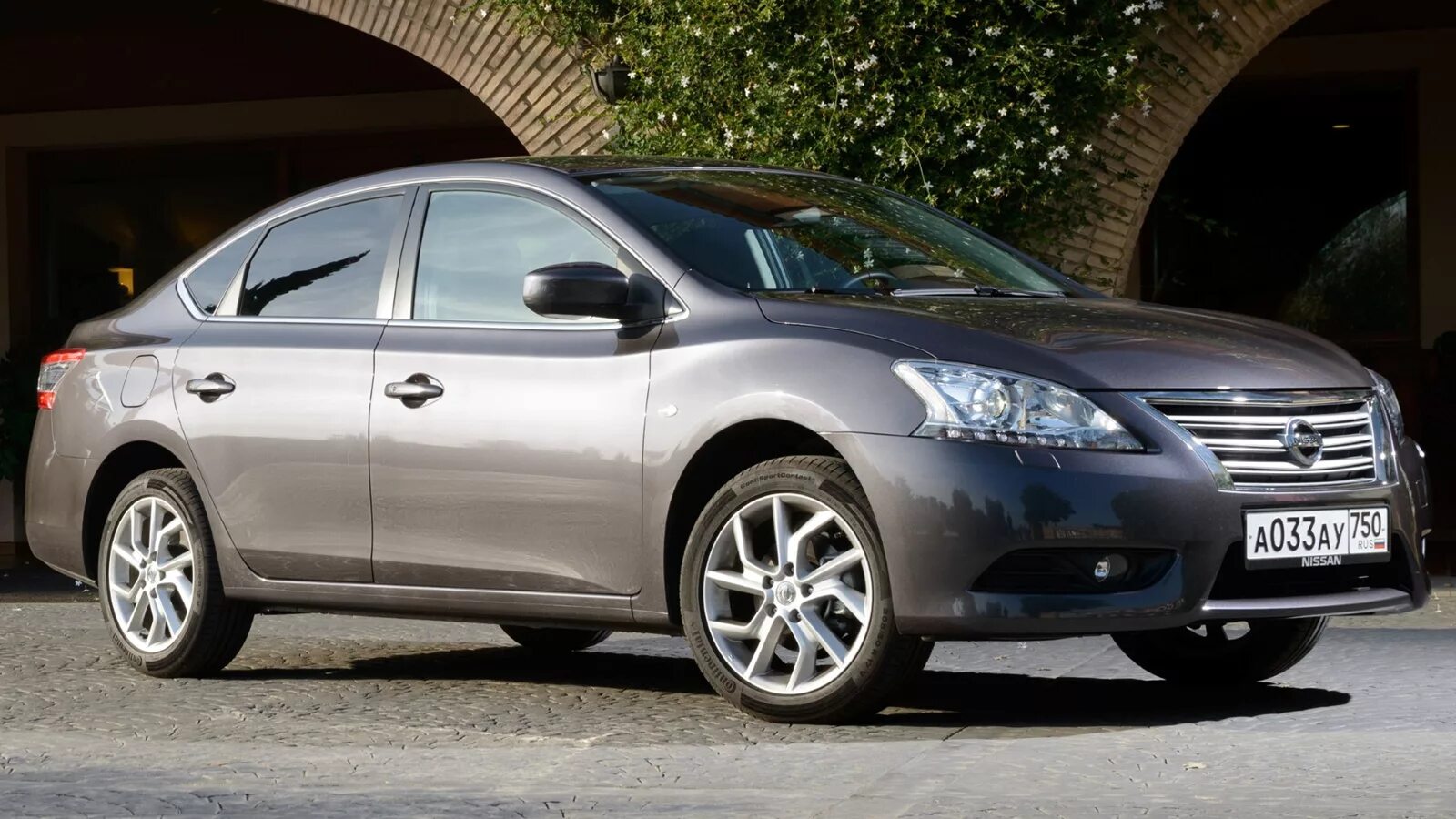 Ниссан центра цена и фото Новый кроссовер Renault Arkana понесет купеобразие в массы - Авторевю