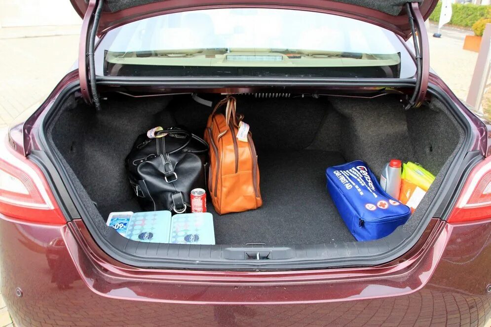 Ниссан теана багажник фото Тесты и обзоры Nissan Teana. Тесты и обзоры Nissan Teana Конкуренты Nissan Teana