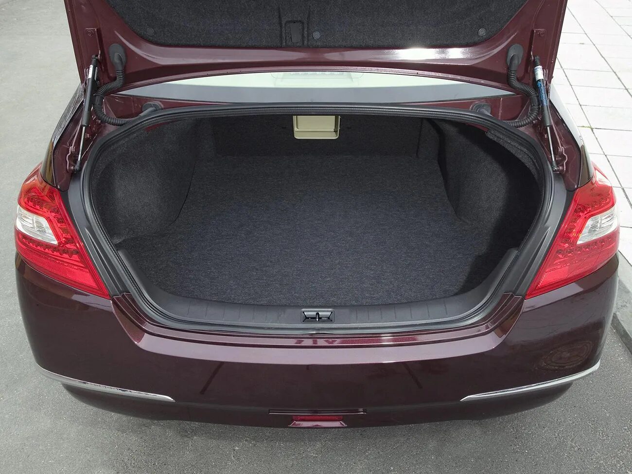 Ниссан теана багажник фото Объем багажника Nissan Teana: багажник автомобиля Ниссан Teana в комплектациях, 
