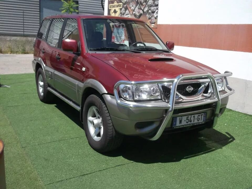 Ниссан террано 2 фото 4X4 NISSAN TERRANO 2 2.7LITRES NISSAN VO677 : GARAGE ALL ROAD VILLAGE SPECIALIST