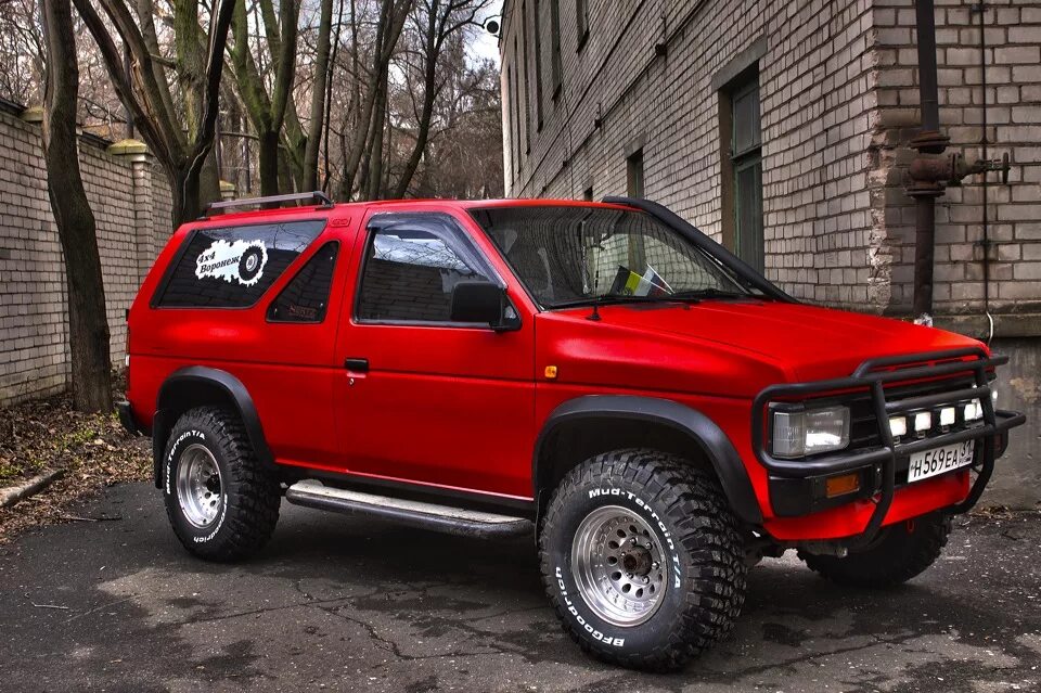 Ниссан террано 21 тюнинг Грязевая резина BFGoodrich KM2 31x10,5 R15 - Nissan Terrano I, 2,4 л, 1987 года 