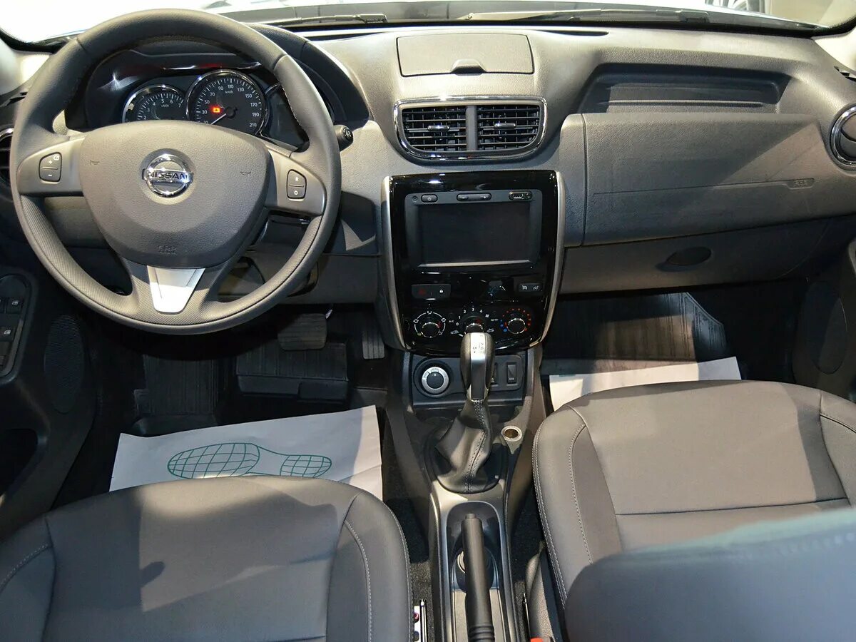 Ниссан террано фото салона внутри Купить новый Nissan Terrano III (D10) 2.0 AT (143 л.с.) 4WD бензин автомат в Мос