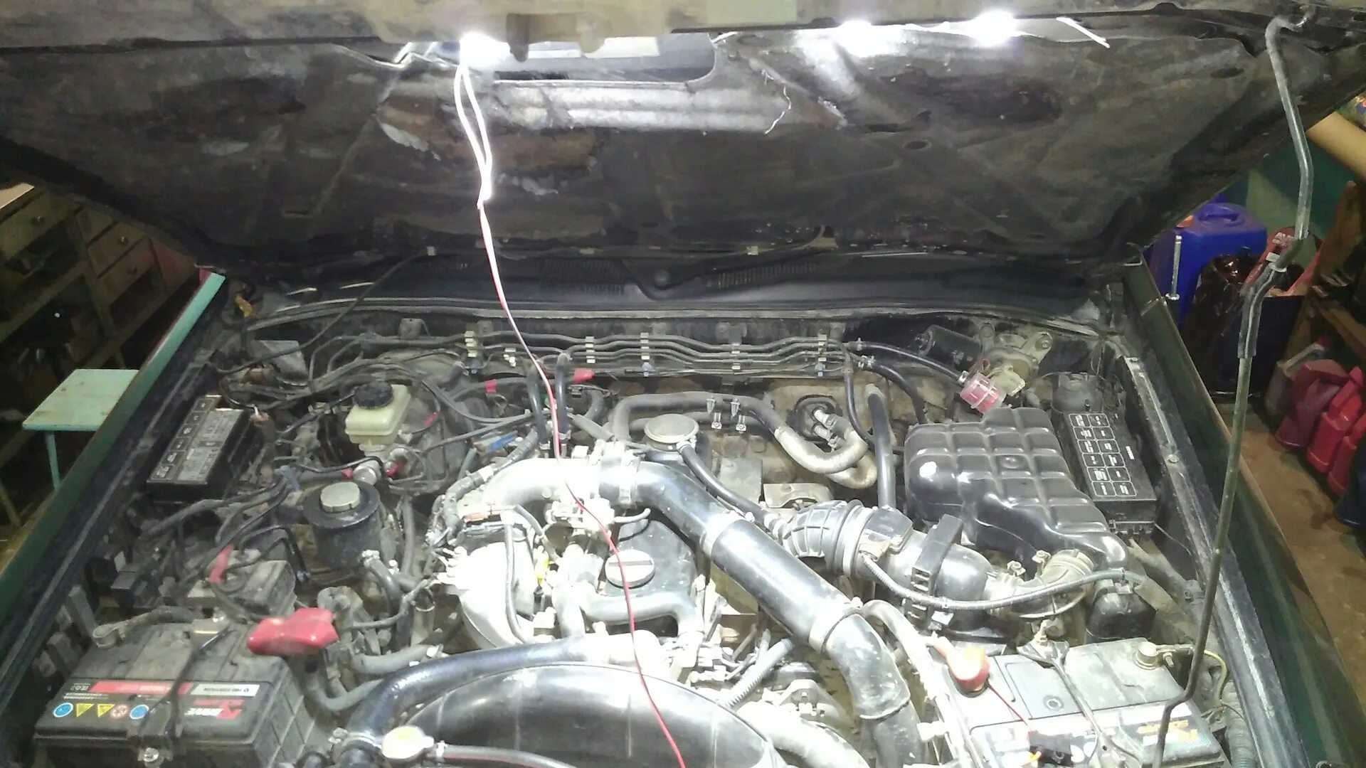 Ниссан террано под капотом фото Уборка под капотом и улучшения для себя. - Nissan Terrano Regulus, 3,2 л, 1999 г