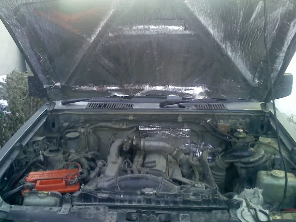 Ниссан террано под капотом фото ОбезШумка Капота - Nissan Terrano I, 2,7 л, 1992 года своими руками DRIVE2