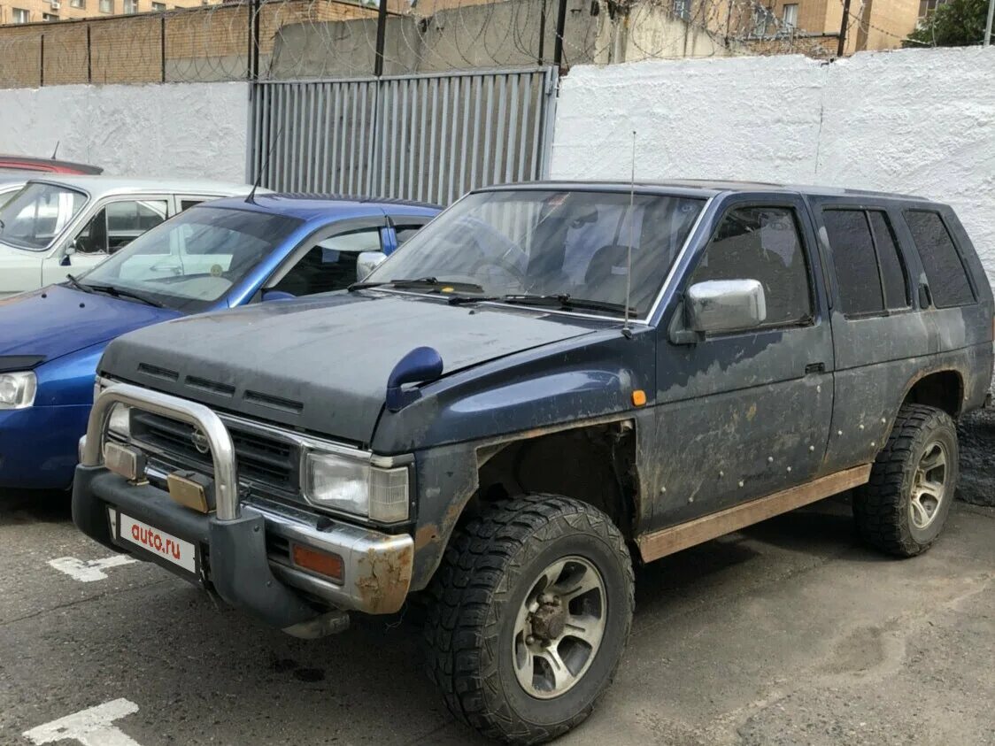 Ниссан террано старый фото Купить б/у Nissan Terrano I 2.7d AT (100 л.с.) 4WD дизель автомат в Москве: сини
