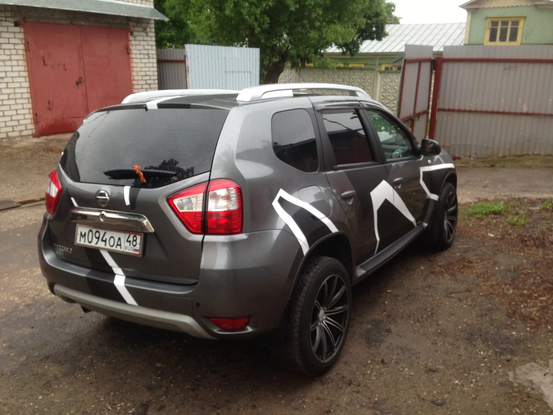 Ниссан террано сзади фото Камуфляж Ниссан Террано - DRIVE2