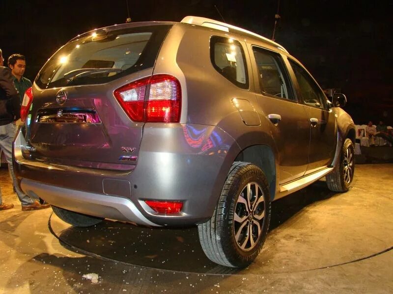 Ниссан террано сзади фото Новое поколение Nissan Terrano - Японский клон