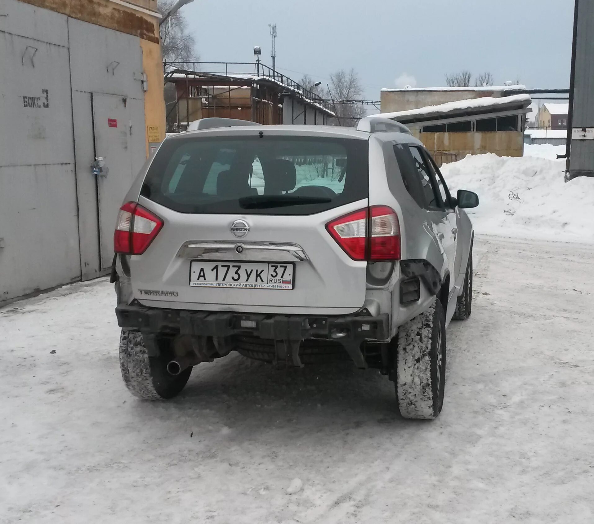 Ниссан террано сзади фото Из чего состоит задняя часть машины, скрытая под бампером. - Nissan Terrano III,