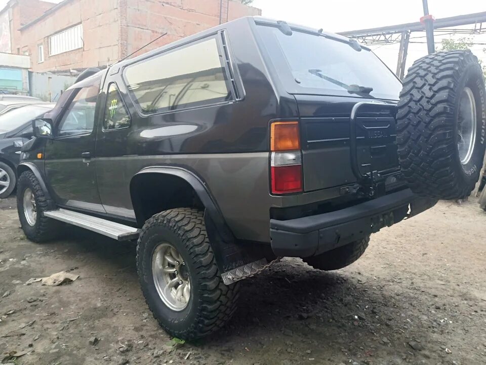 Ниссан террано сзади фото Бампер задний: ремонт. - Nissan Terrano I, 2,7 л, 1991 года стайлинг DRIVE2